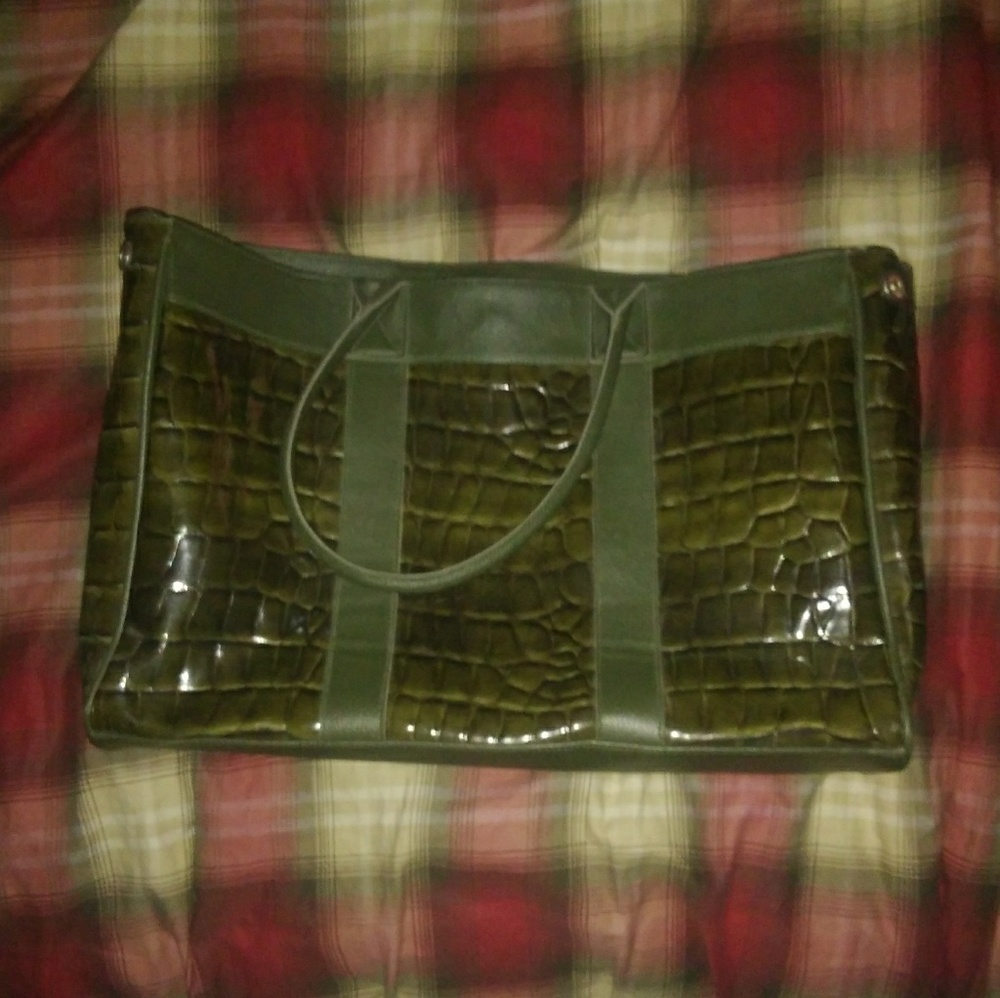 Faux alligator skin bag 🐊